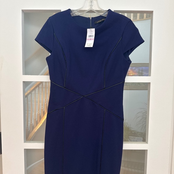 Fitted women’s dress - Picture 1 of 4